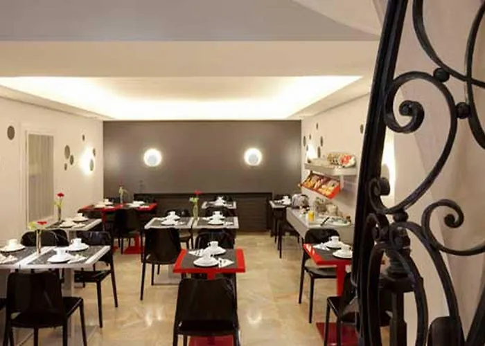 세브르 생제르맹 호텔 3*